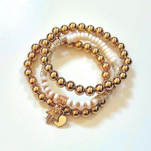 Bracelet set, new & stretchable, made with gold plated and white beads
